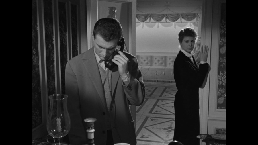Screen capture from Le amiche
