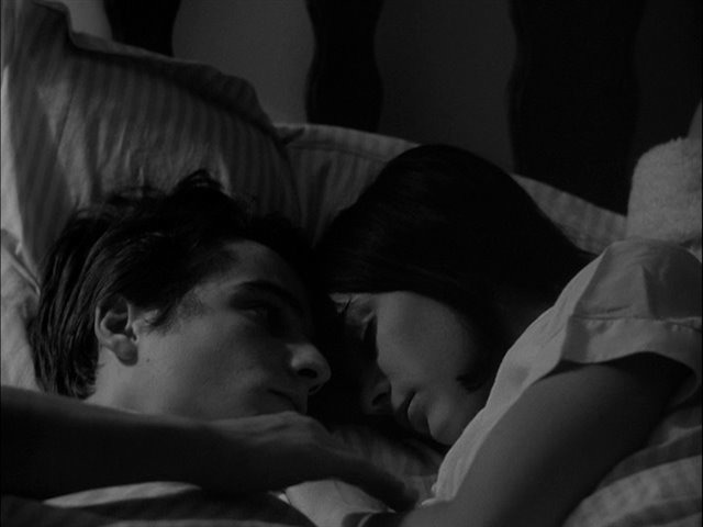 Screen capture from Masculin féminin