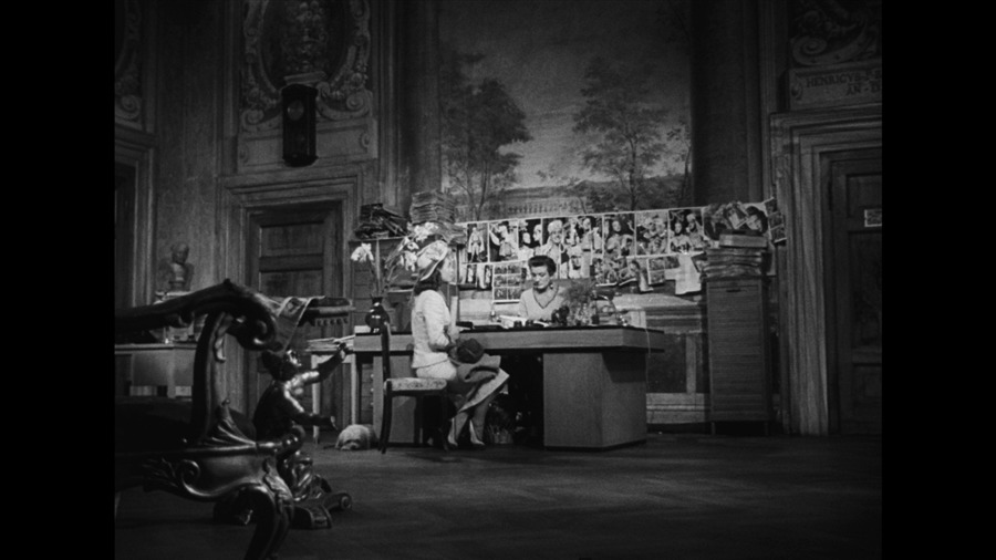 Screen capture from Essential Fellini