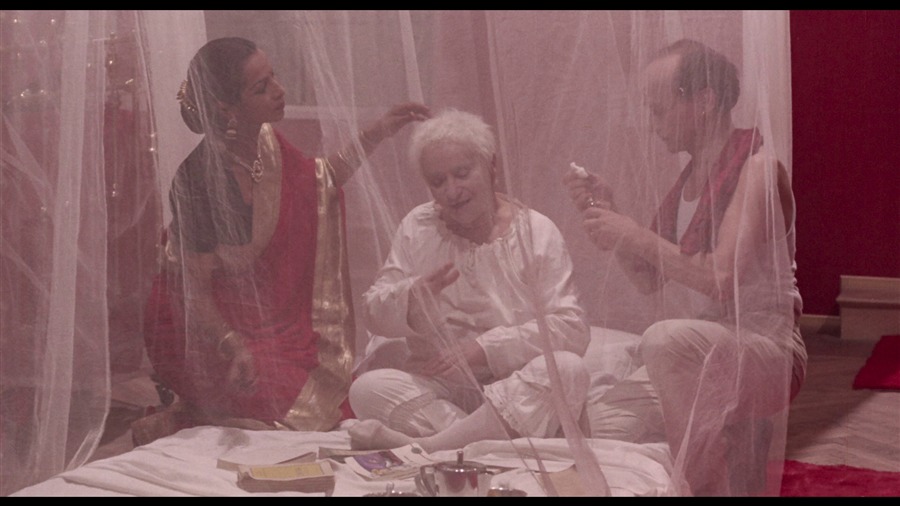 Screen capture from Essential Fellini