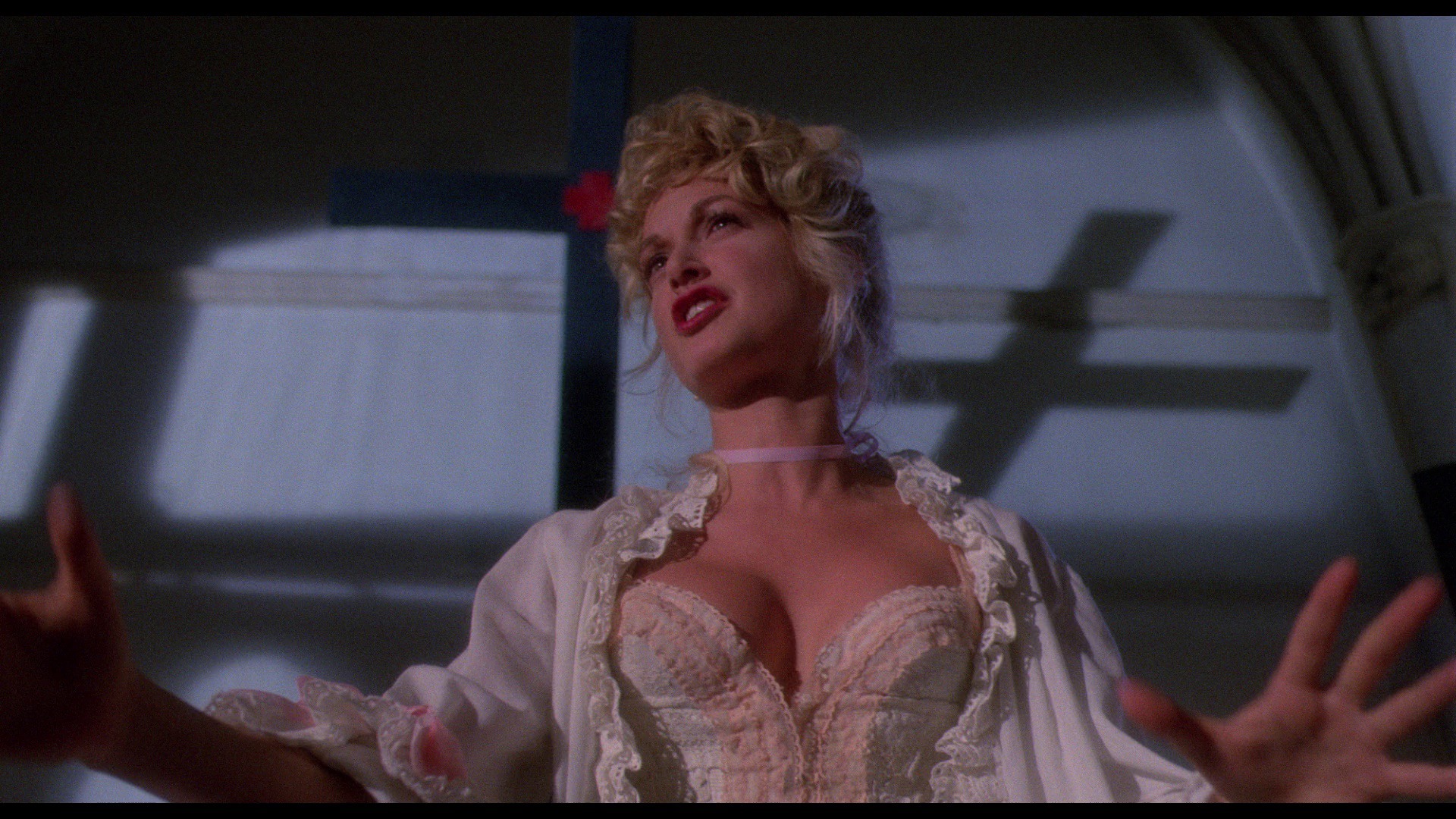Screen capture from Edge of Sanity