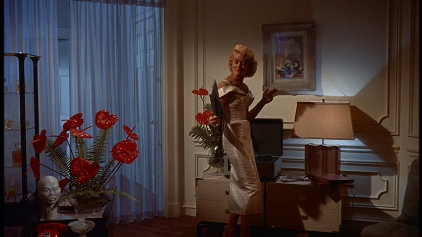 Screen capture from Written on the Wind