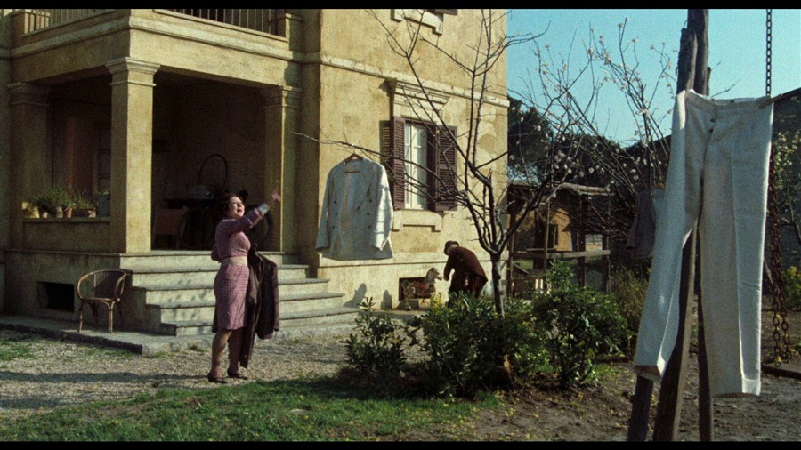 Screen capture from Essential Fellini