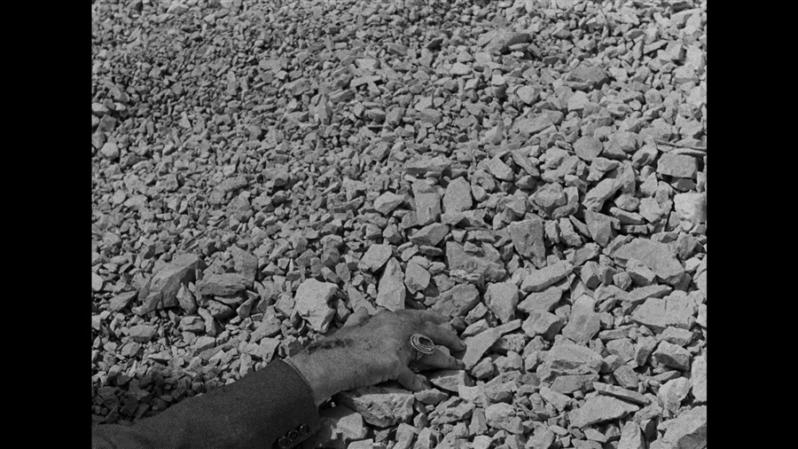 Screen capture from Essential Fellini