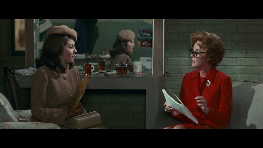 Screen capture from Valley of the Dolls