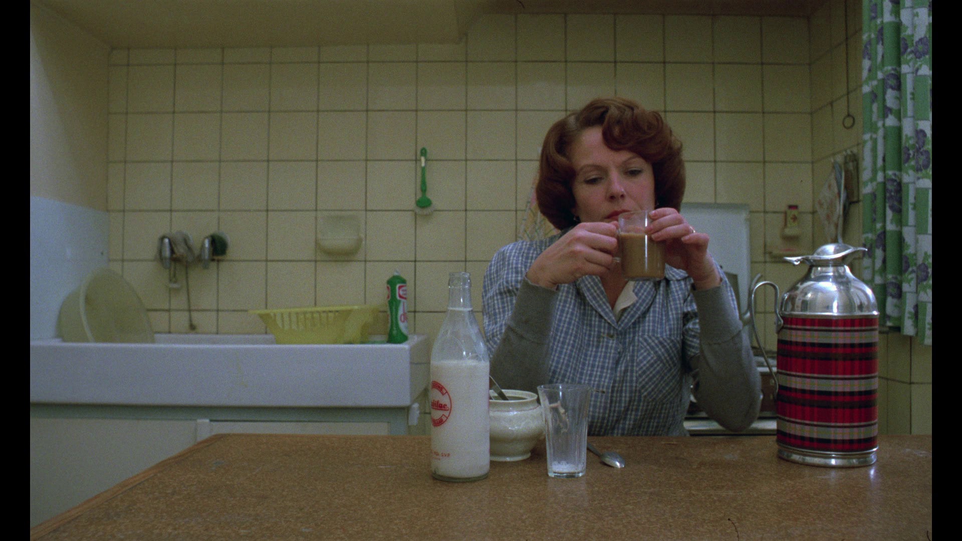Screen capture from Jeanne Dielman, 23, quai du Commerce, 1080 Bruxelles