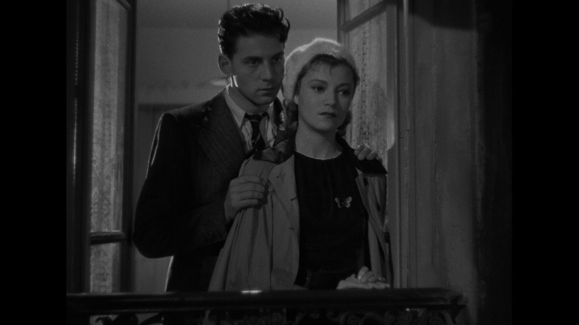 Screen capture from Hôtel du Nord