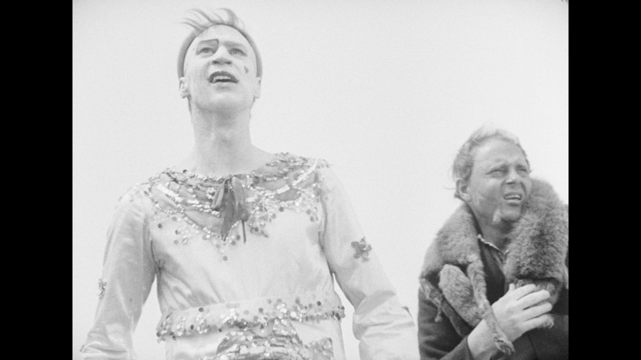 Screen capture from Sawdust and Tinsel