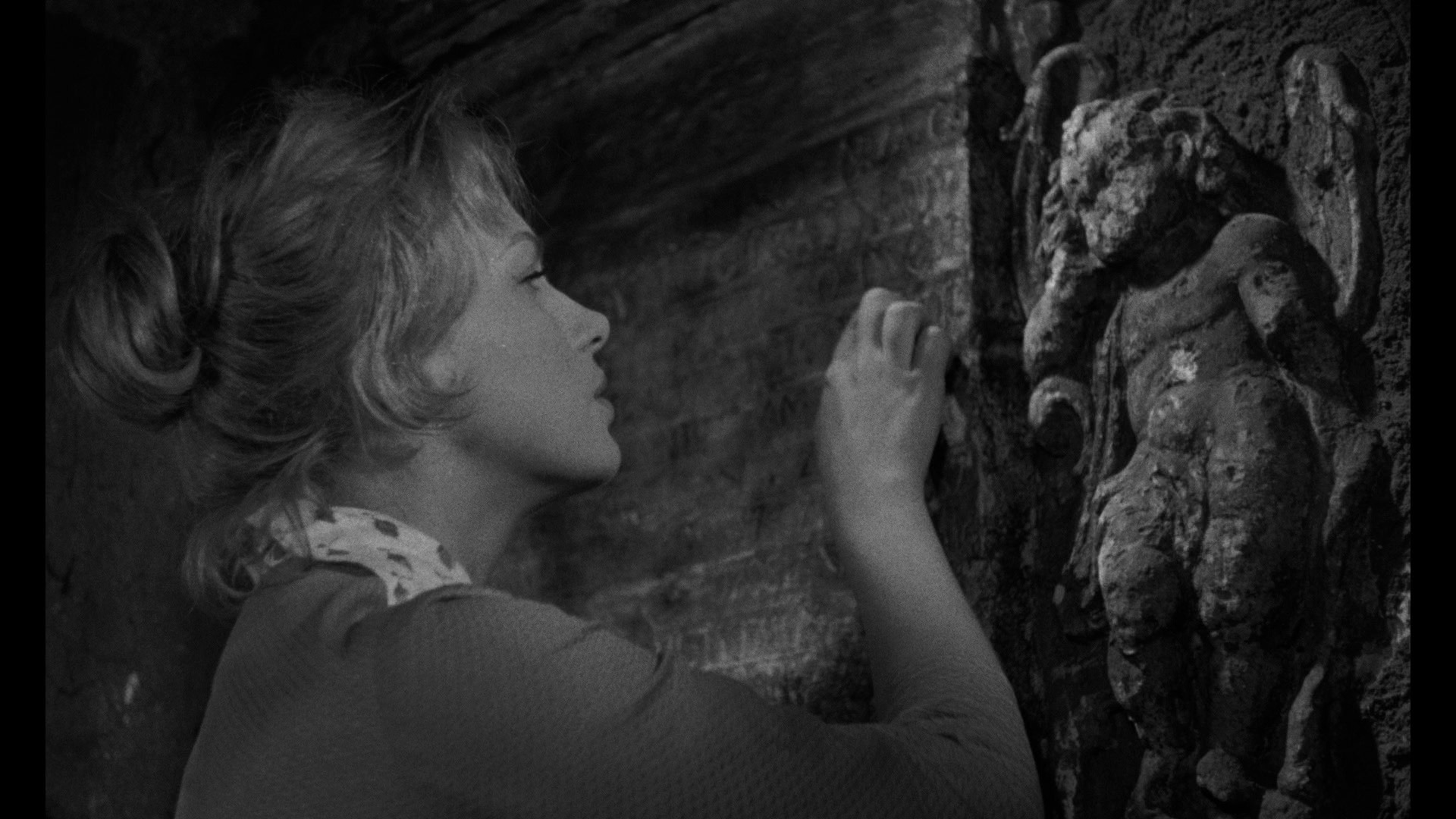 Screen capture from Ashes and Diamonds