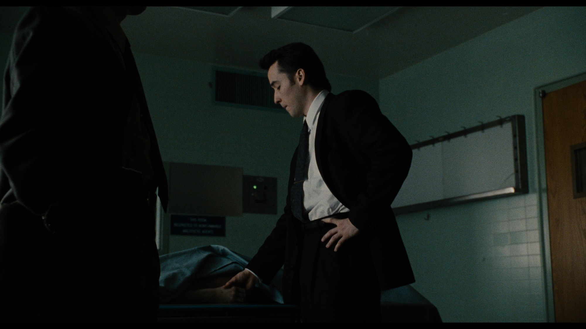 Screen capture from The Grifters