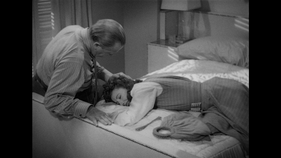 Screen capture from The Lady Eve
