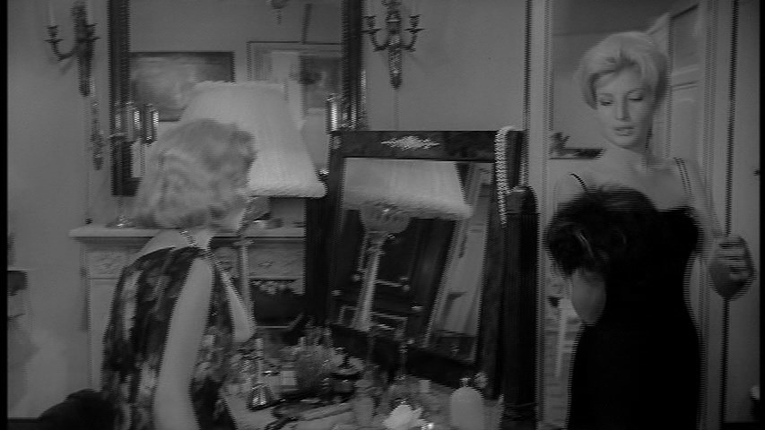 Screen capture from L'avventura