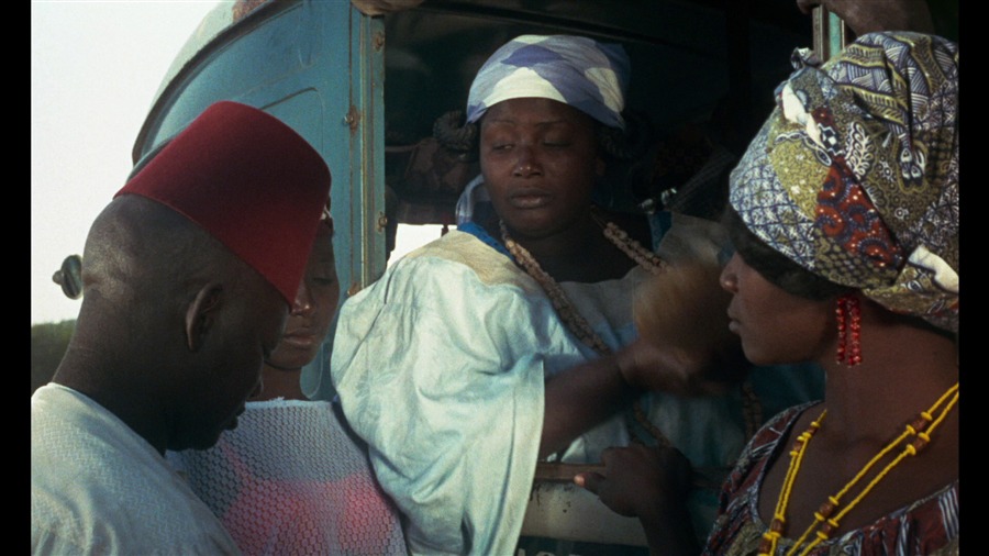 Screen capture from Mandabi