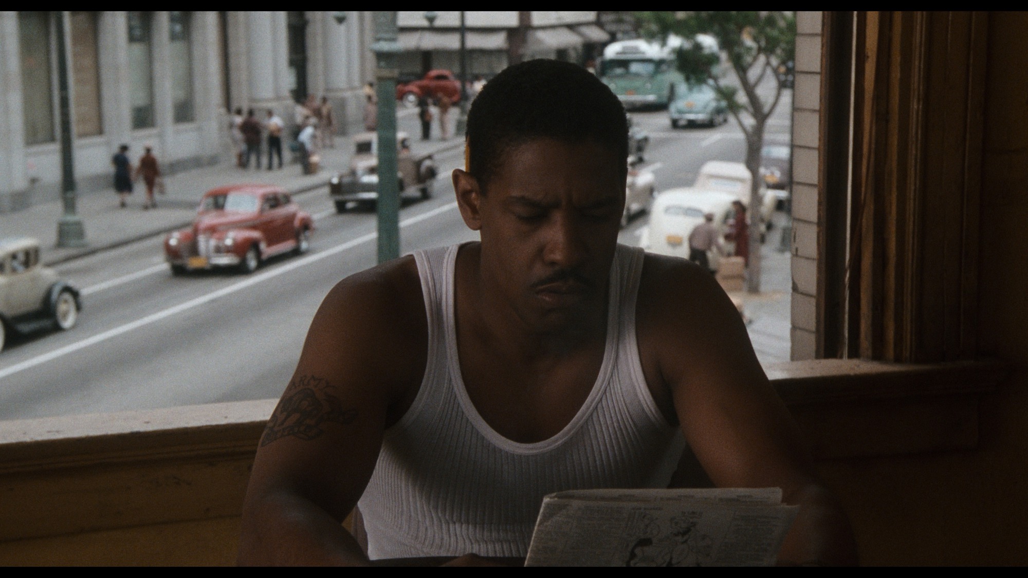 Screen capture from Devil in a Blue Dress