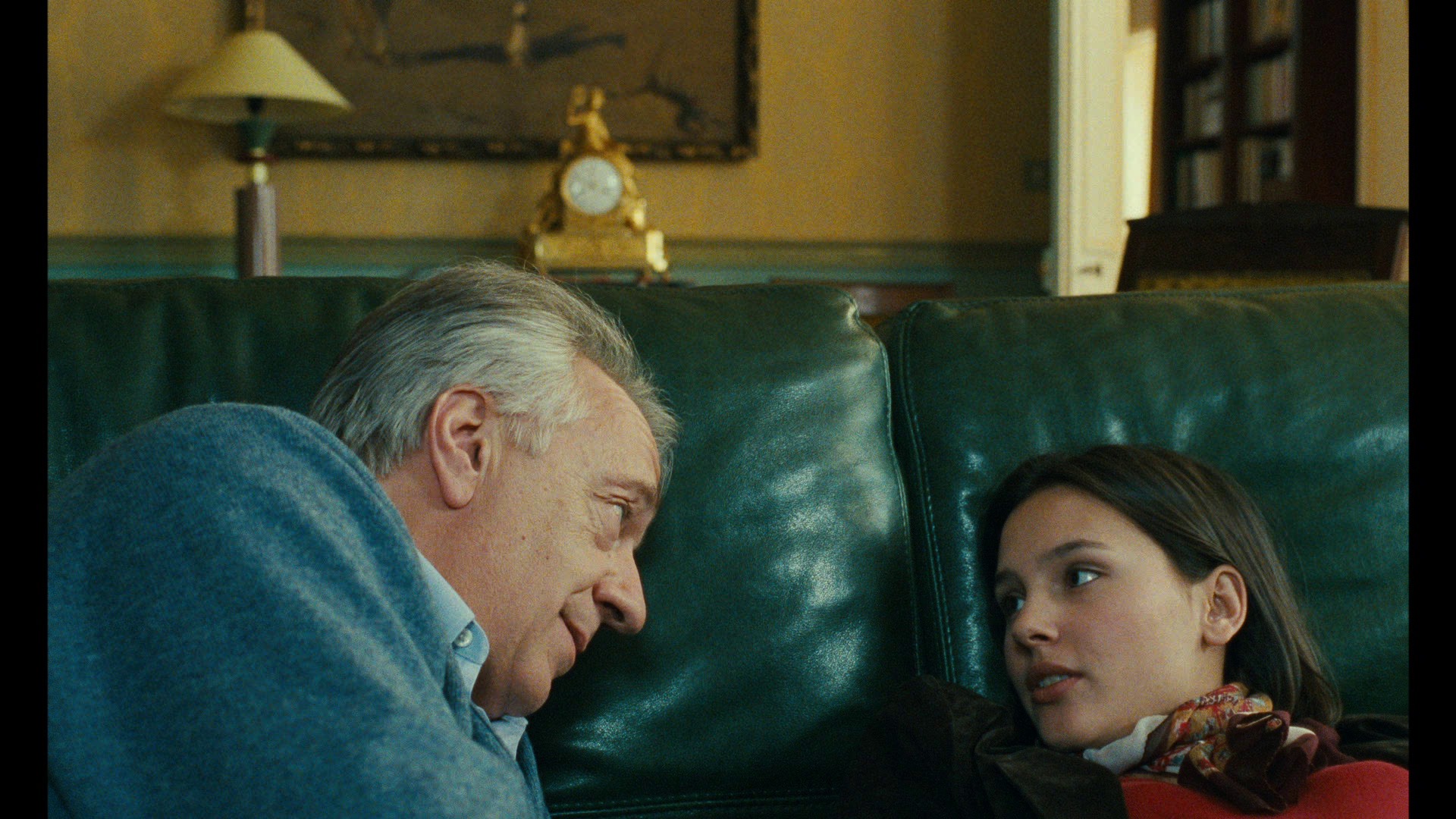 Screen capture from La cérémonie