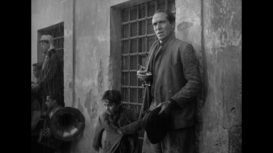 Screen capture from Bicycle Thieves