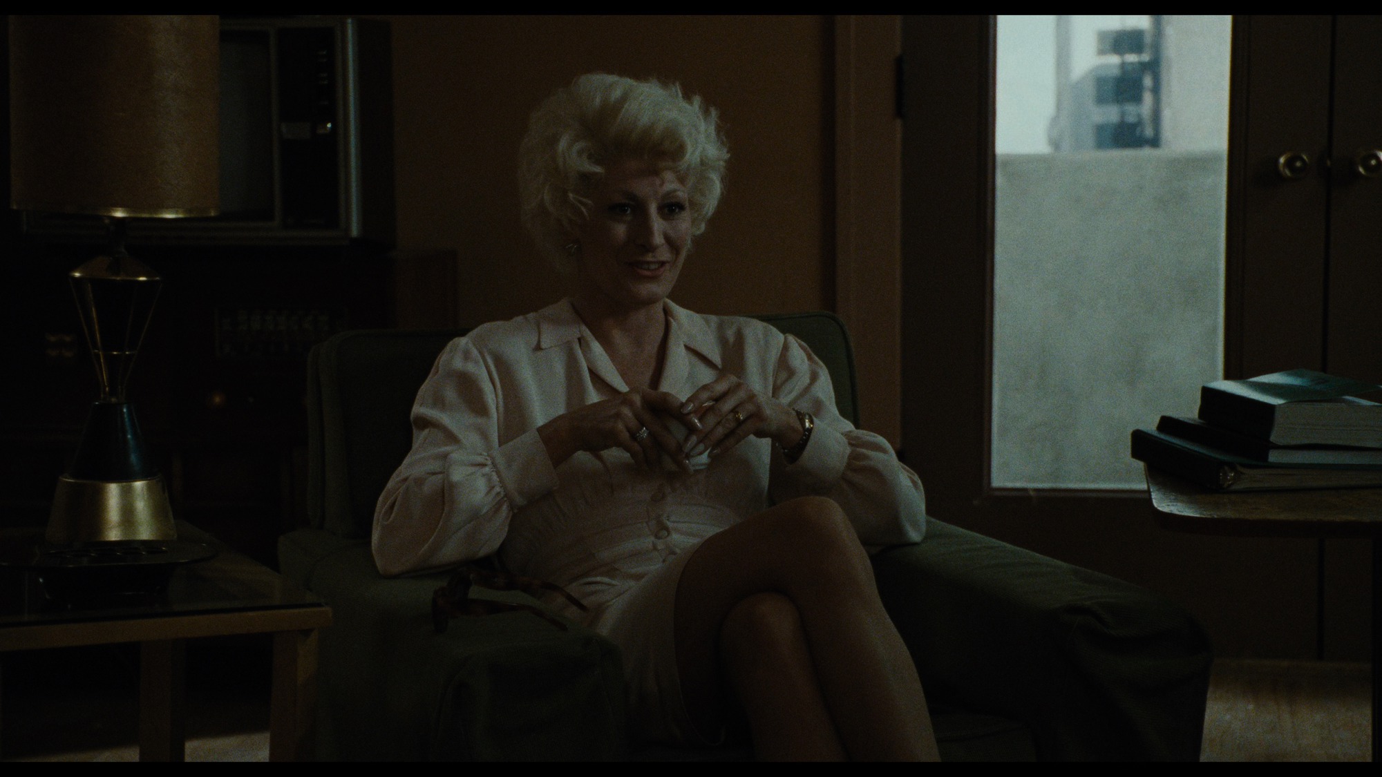 Screen capture from The Grifters