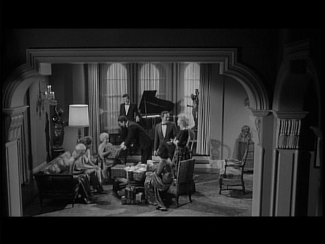 Screen capture from The Naked Kiss