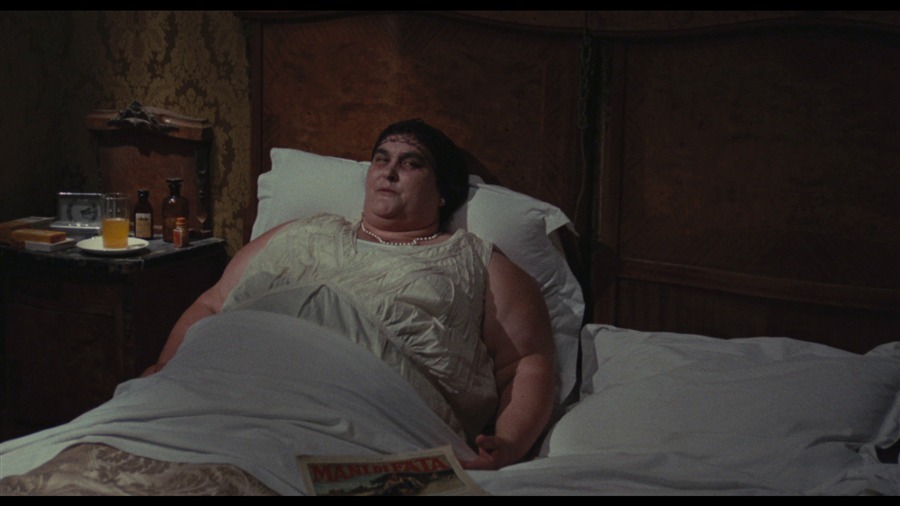 Screen capture from Essential Fellini