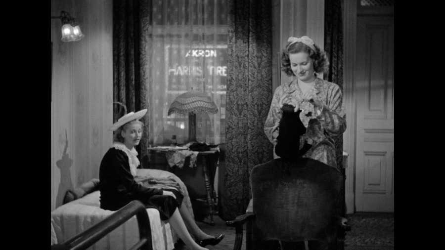 Screen capture from Dance, Girl, Dance