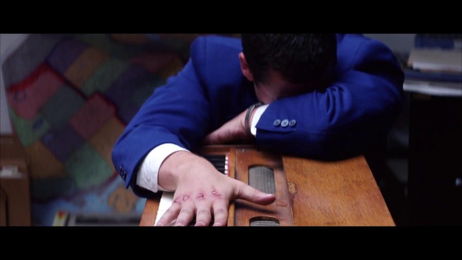 Screen capture from Punch-Drunk Love