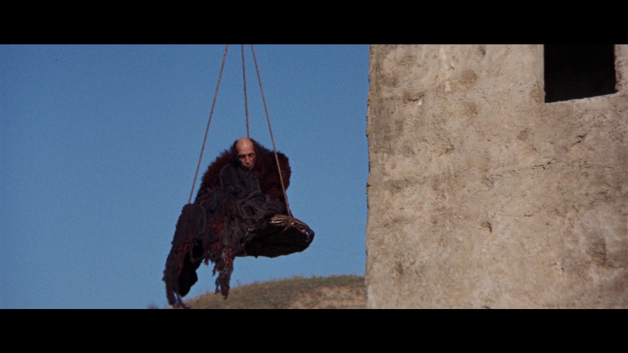 Screen capture from Essential Fellini