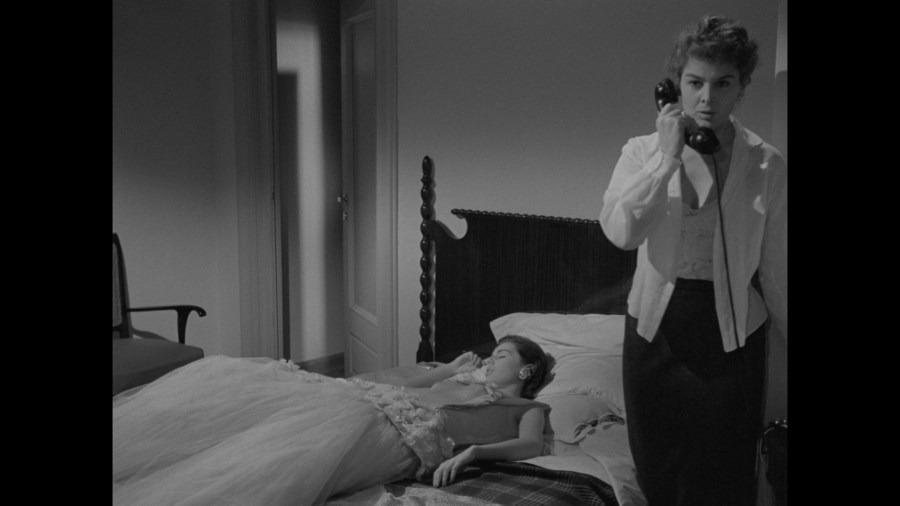 Screen capture from Le amiche