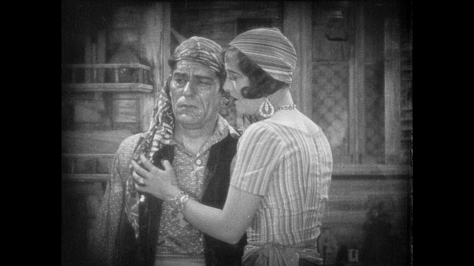 Screen capture from Freaks / The Unknown / The Mystic: Tod Browning’s Sideshow Shockers
