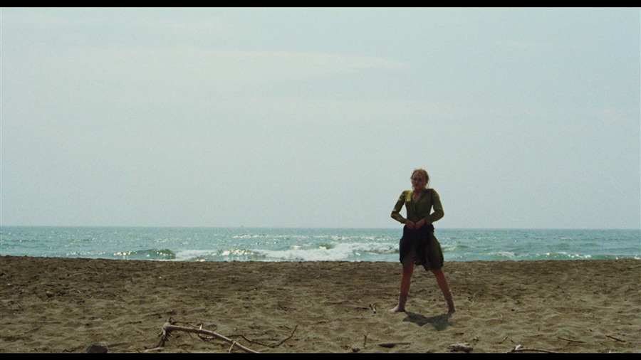 Screen capture from Essential Fellini