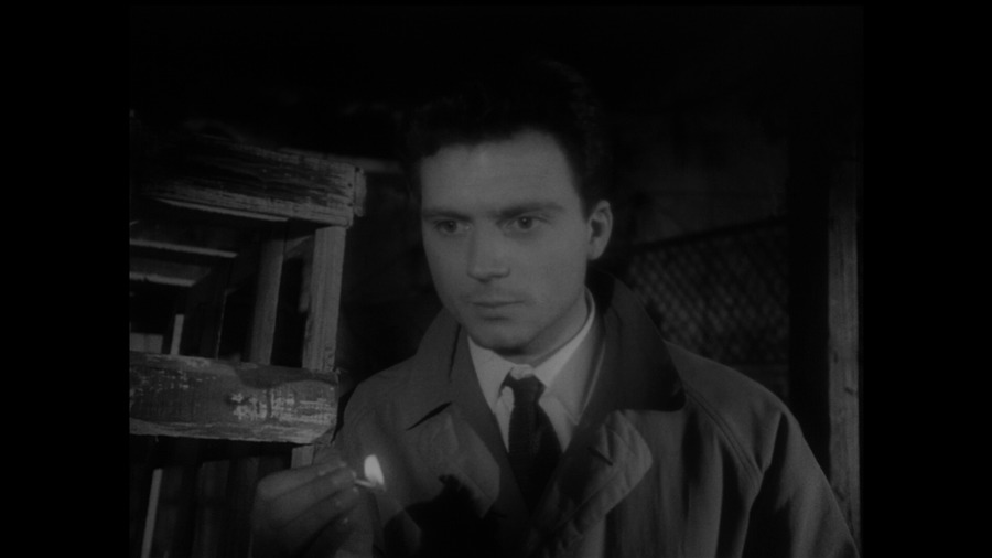 Screen capture from Essential Fellini