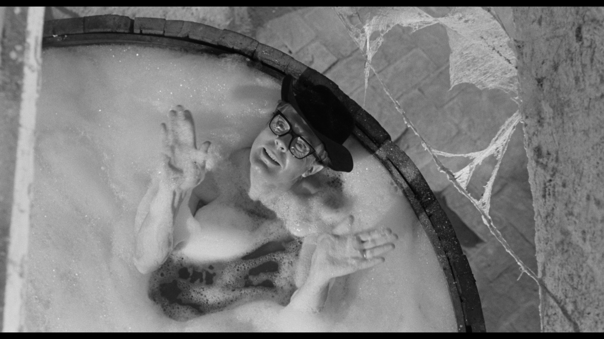 Screen capture from 8½