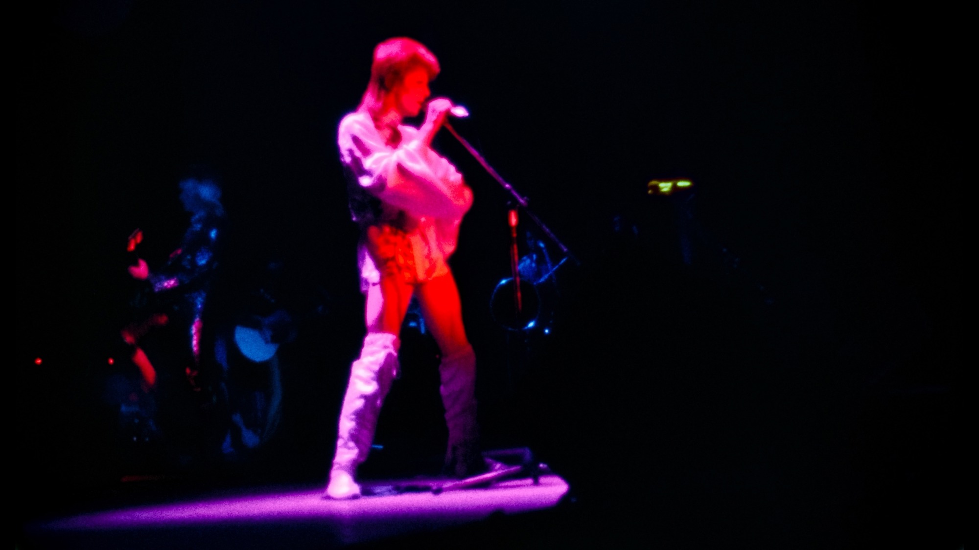 Screen capture from Moonage Daydream