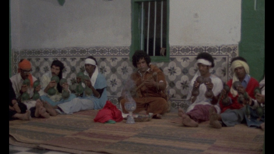 Screen capture from Trances / The Housemaid