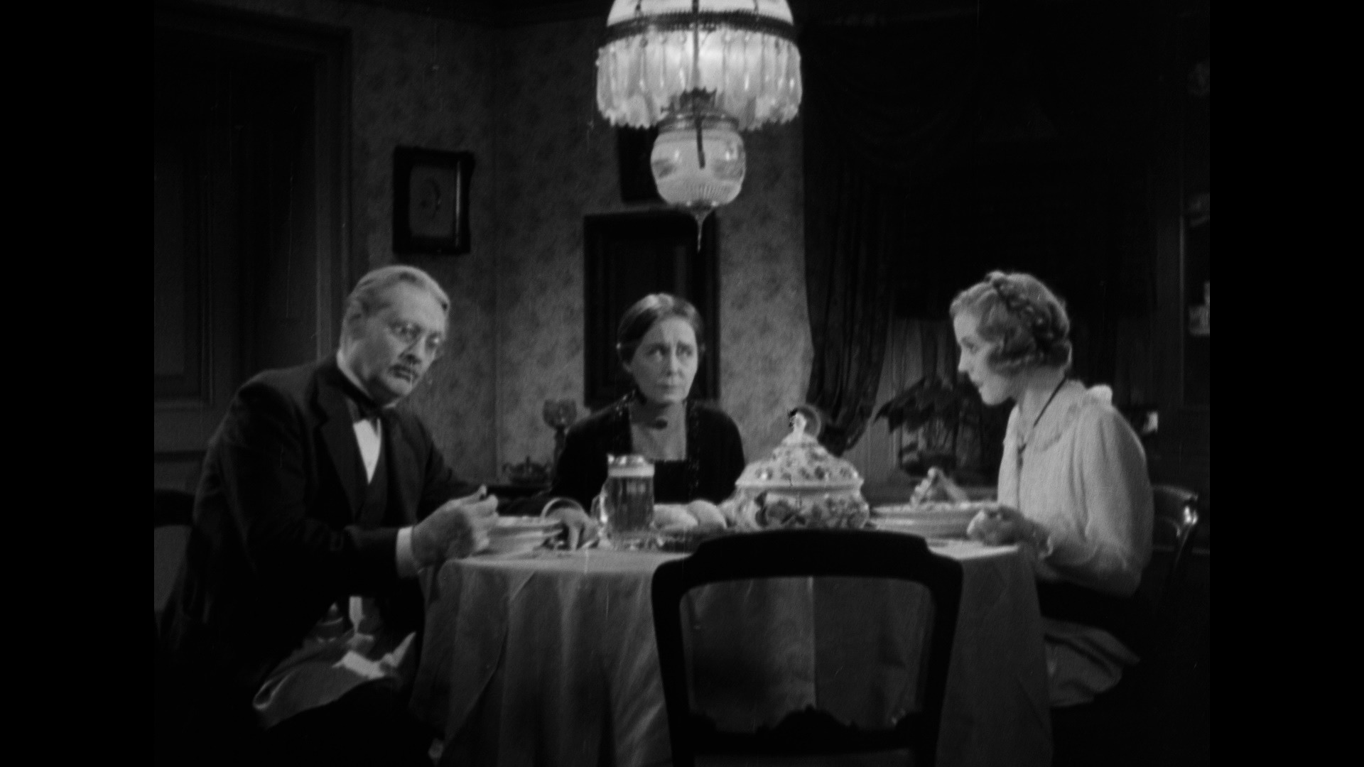 Screen capture from Broken Lullaby