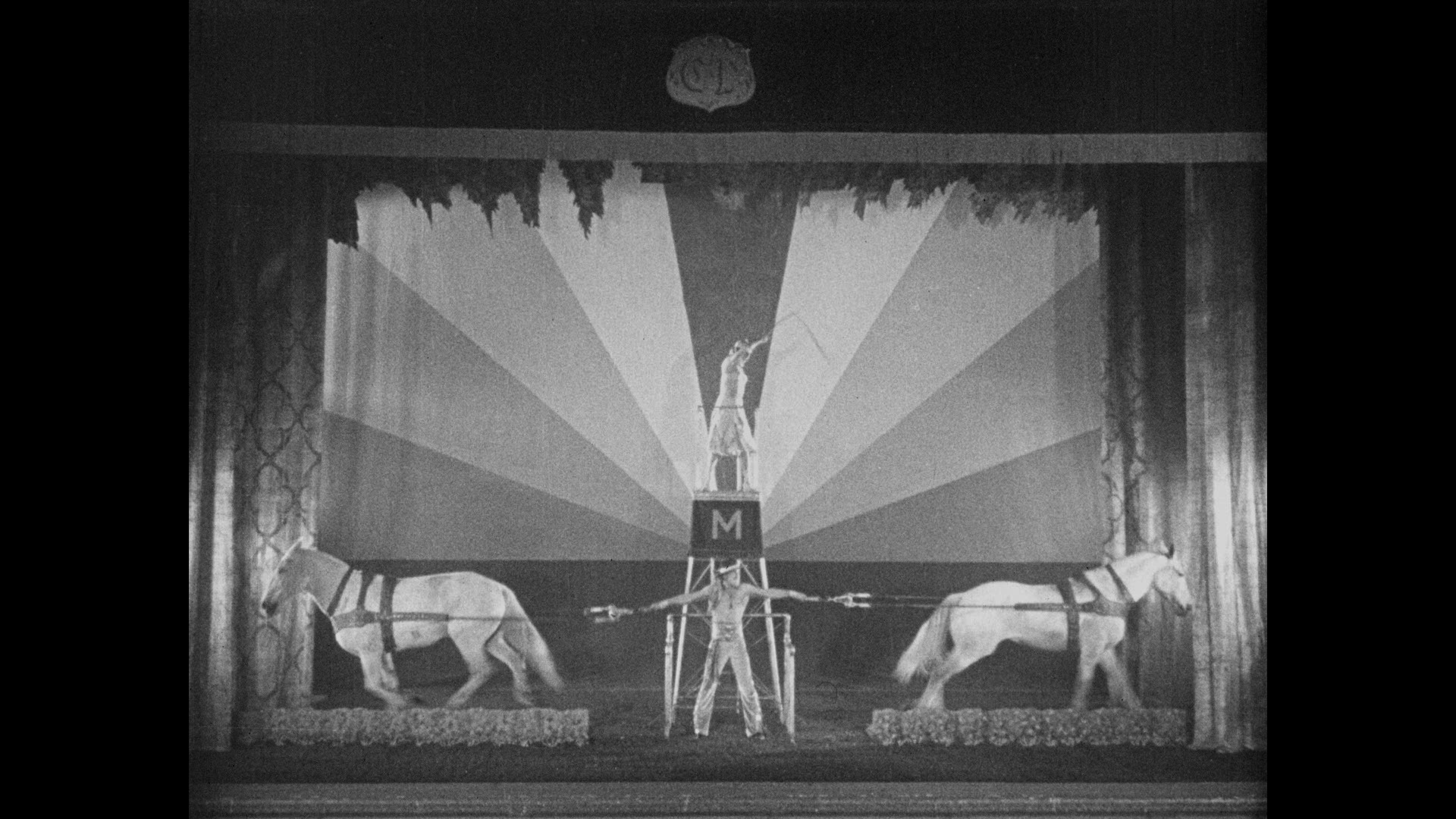 Screen capture from Freaks / The Unknown / The Mystic: Tod Browning’s Sideshow Shockers