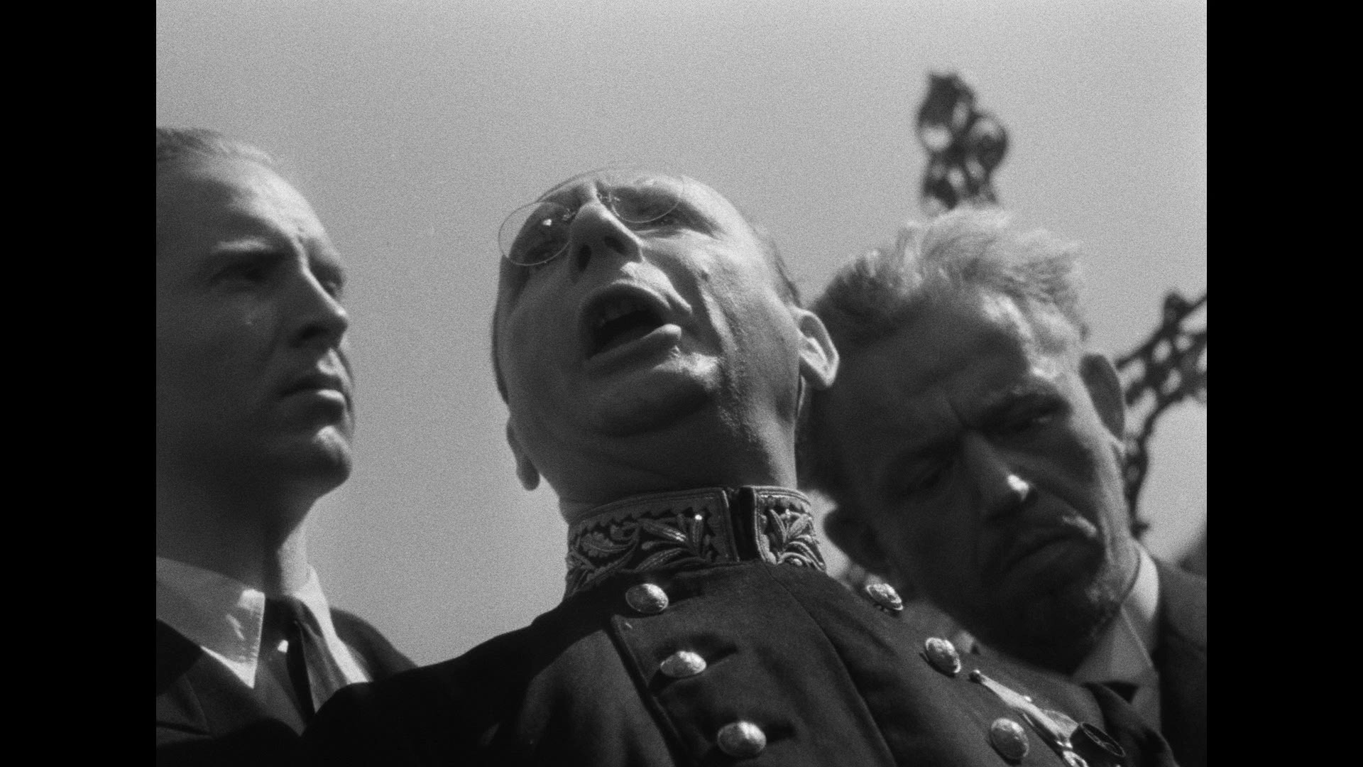 Screen capture from Le Corbeau