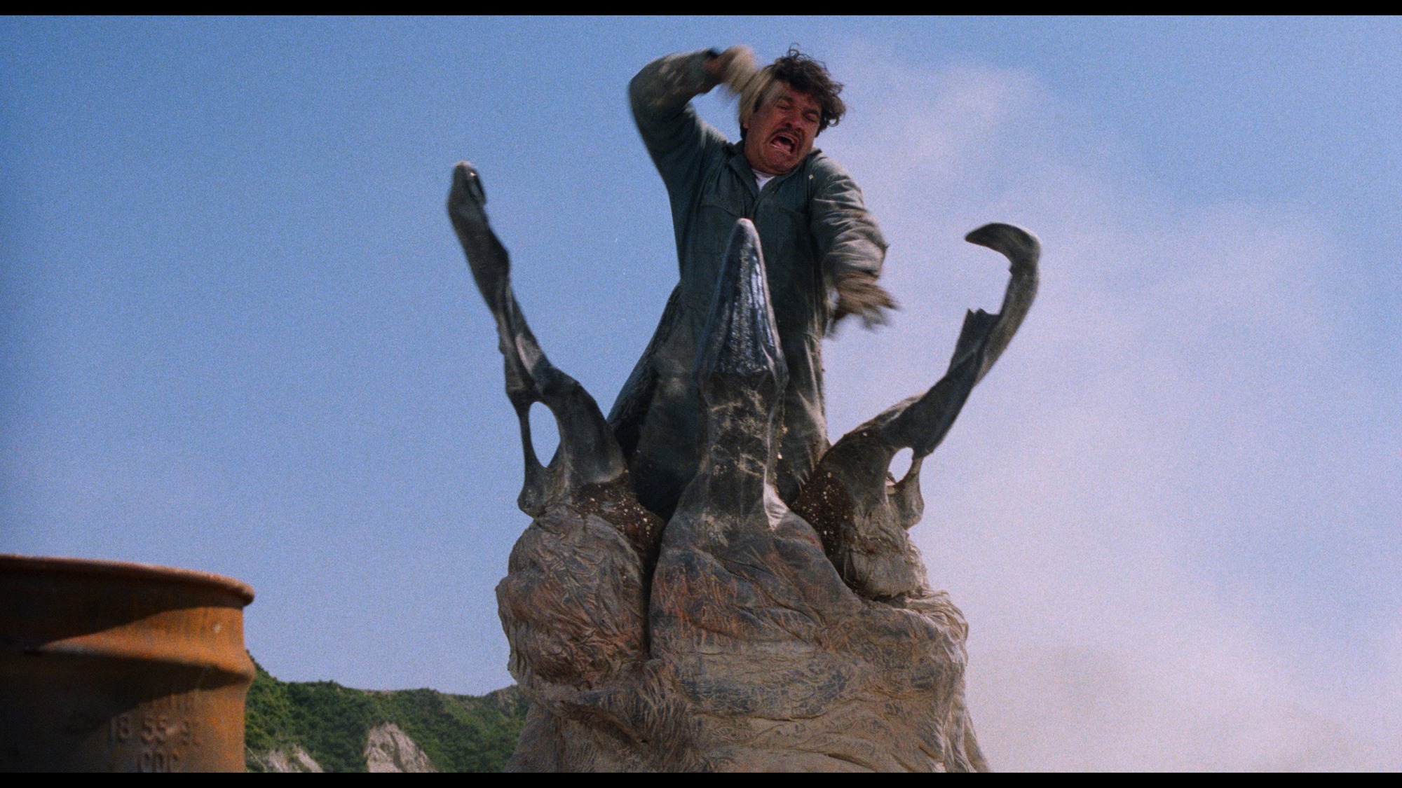 Screen capture from Tremors 2: Aftershocks