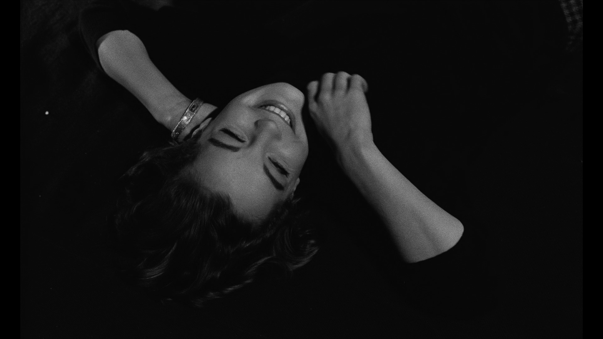 Screen capture from Le combat dans l'ile