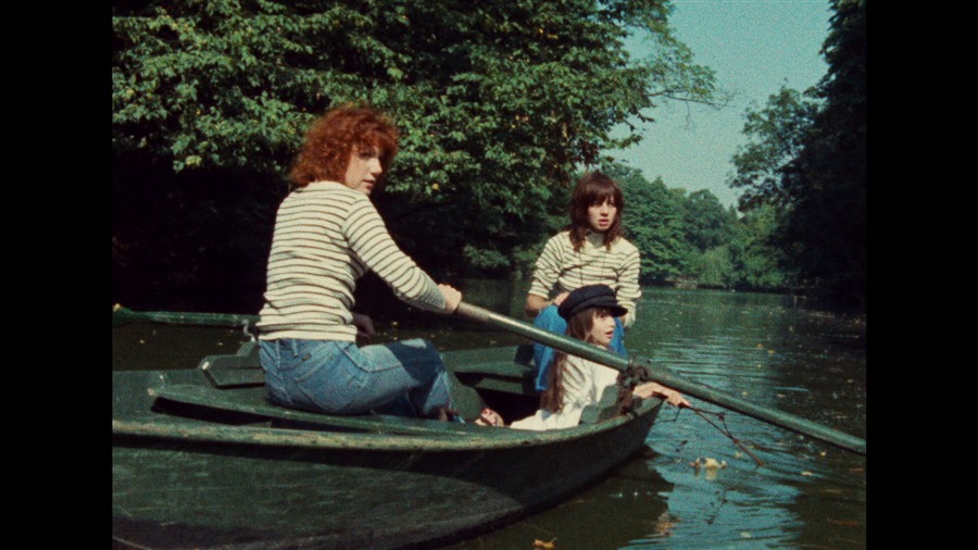 Screen capture from Céline and Julie Go Boating
