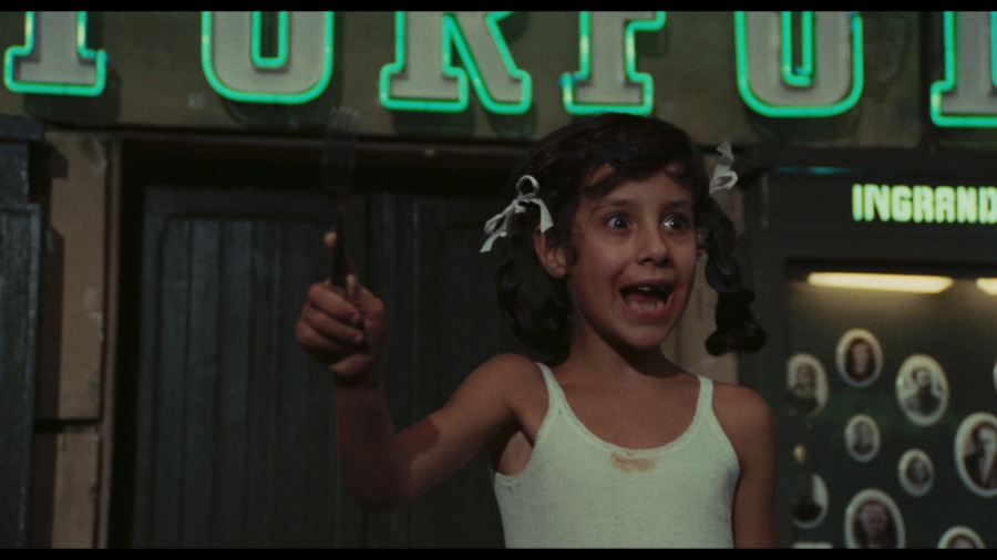 Screen capture from Roma