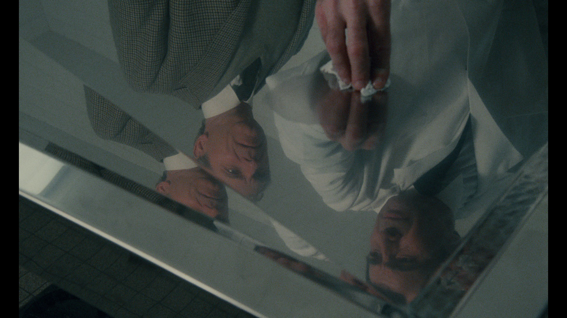 Screen capture from Cop Au Vin (Poulet au vinaigre)