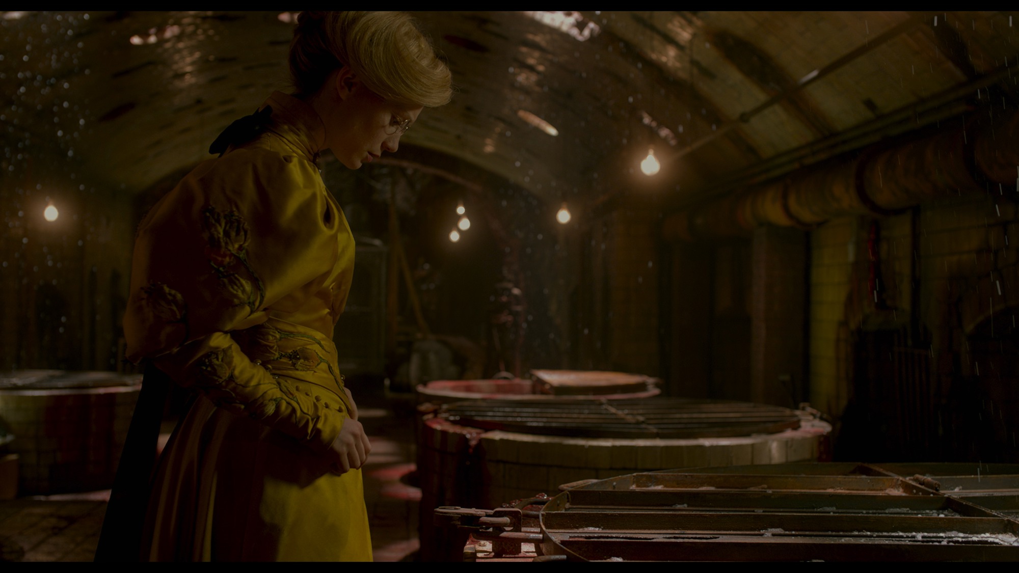 Screen capture from Crimson Peak