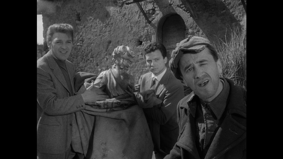 Screen capture from Essential Fellini