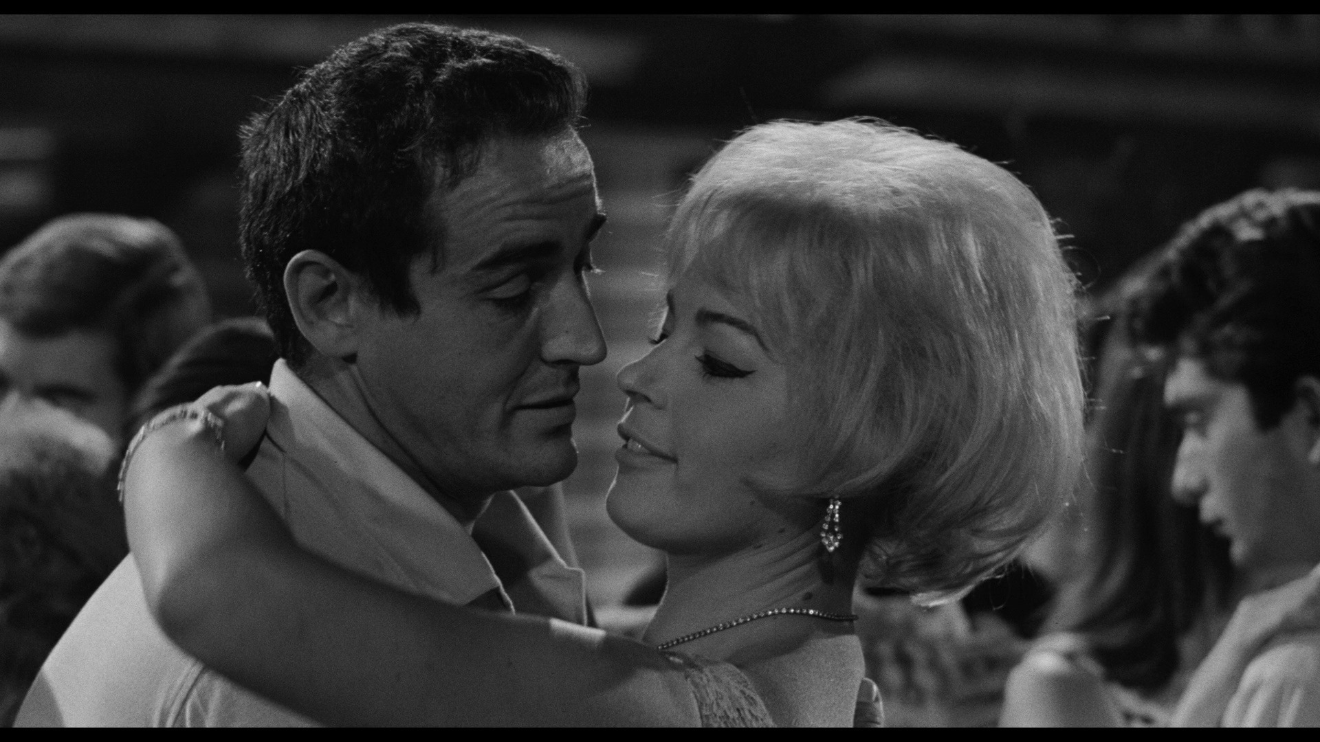 Screen capture from Commedia all'italiana