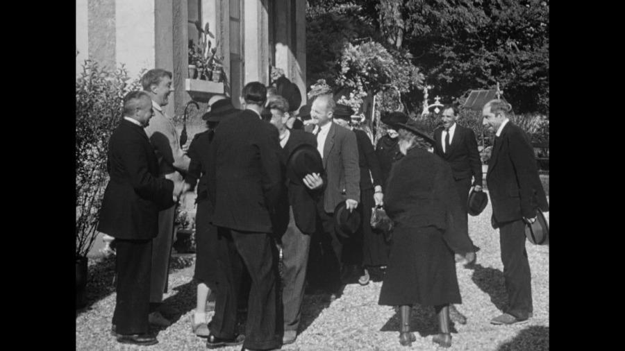 Screen capture from Monsieur Hulot's Holiday