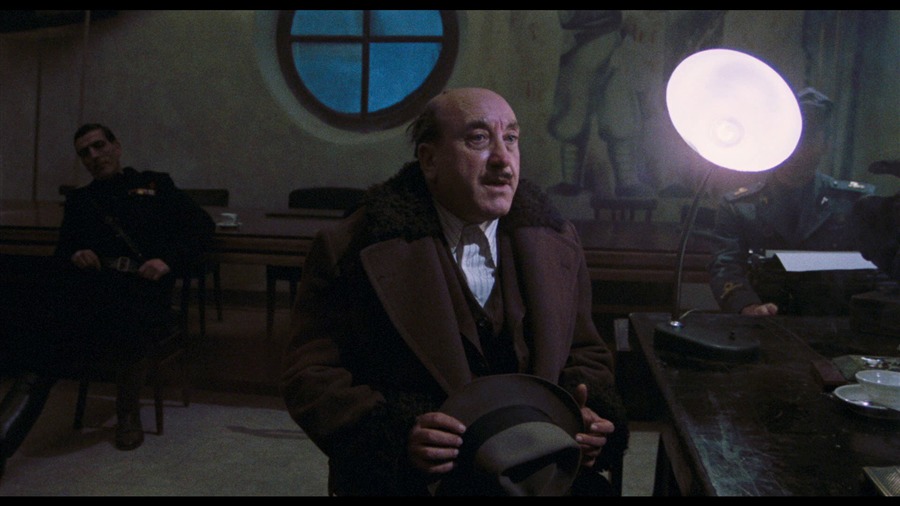Screen capture from Essential Fellini