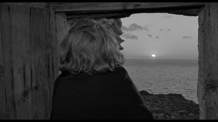 Screen capture from L'avventura