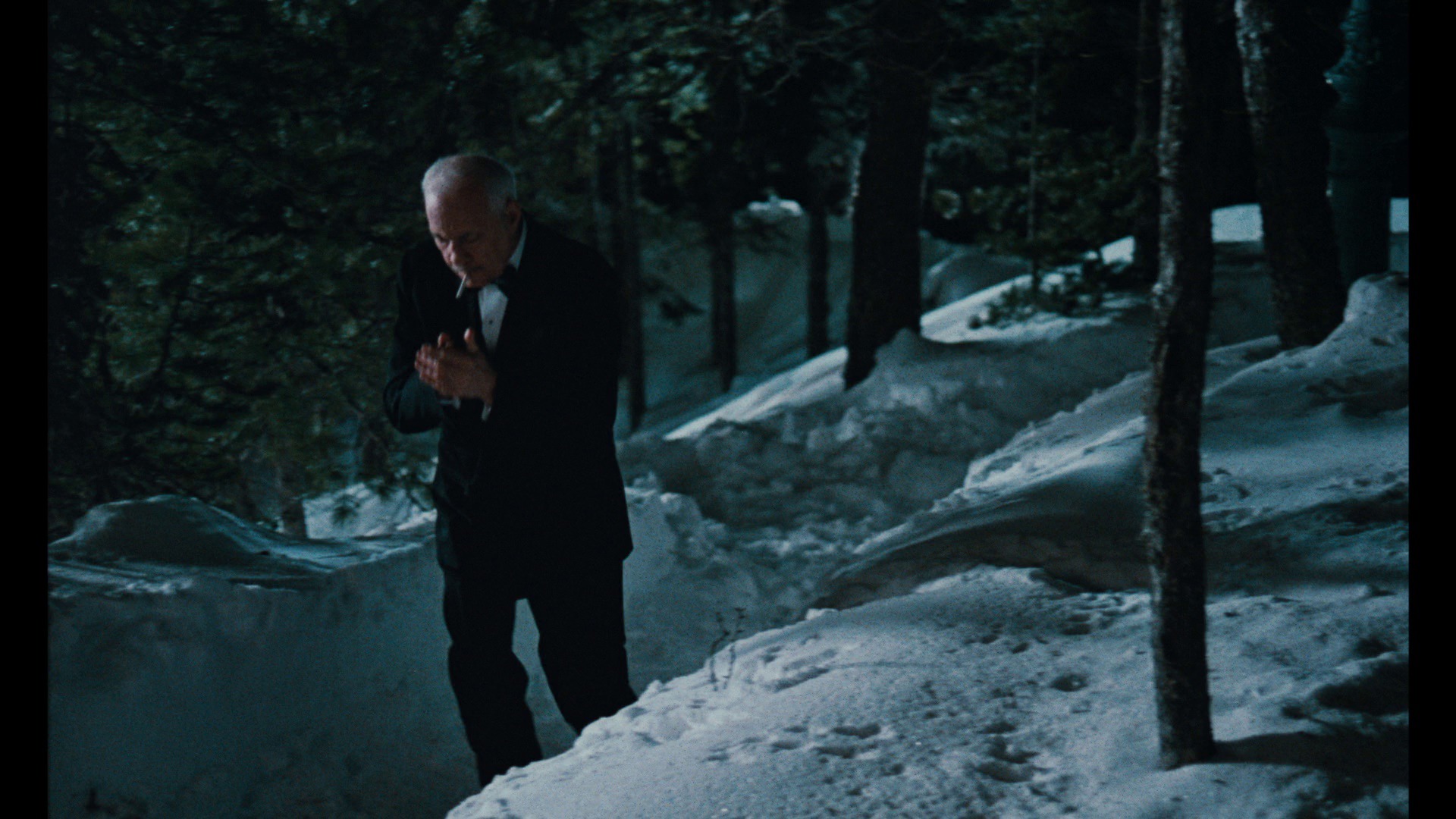Screen capture from The Swindle