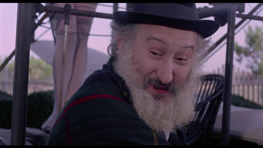 Screen capture from Essential Fellini