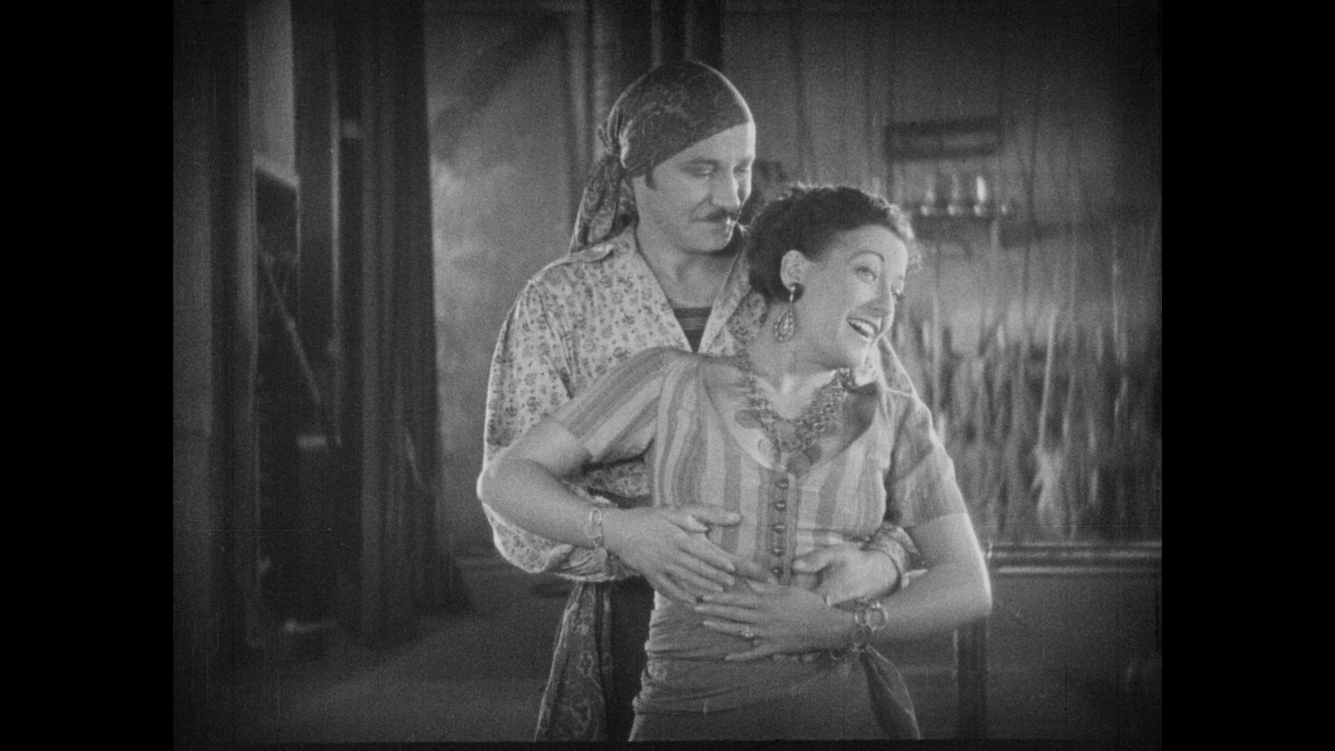 Screen capture from Freaks / The Unknown / The Mystic: Tod Browning’s Sideshow Shockers